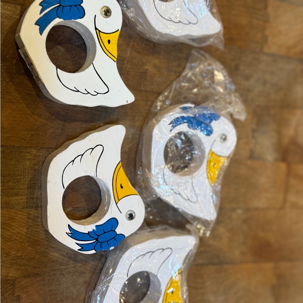 Vintage Wooden White Duck Napkin Rings with Blue Bow (Set of 5) 1980’s 1990’s - Picture 6 of 11